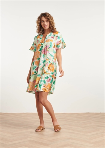 Flot creme farvet kjole/tunika med skønt print og sidelommer fra Smashed Lemon