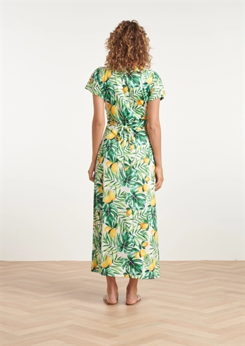 Flot, lang grøn og gul mønstret kjole med V-hals effekt og bindebånd fra Smashed Lemon