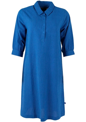 Flot klassisk skjortekjole med blå striber, stolpelukning og krave fra Danefæ