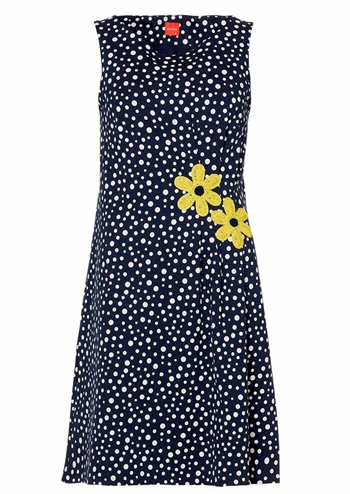 Mørkeblå ærmeløs kjole med prikker og gult blomsterhækleri med skøn pasform fra du Milde