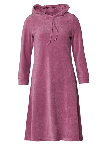 Sart rosa kjole med hætte og snøre, samt skøn pasform fra du Milde
