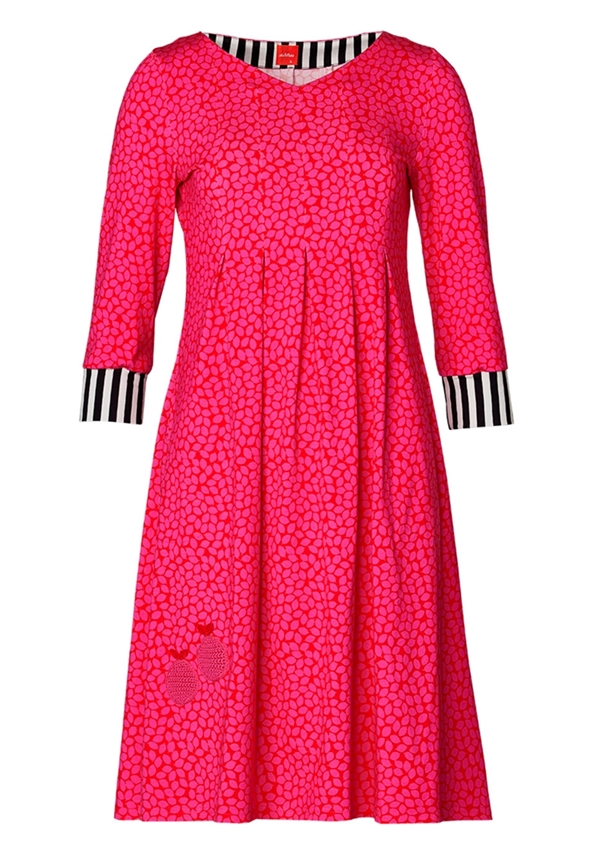 Pink kjole med print og kontrast kant ved ærmet fra du Milde