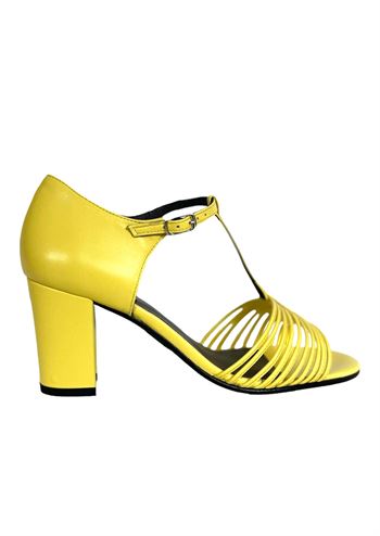 Feminin gul sandalsko med høj hæl fra Nordic ShoePeople