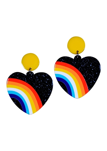 Sorte øreringe formet som hjerter med en regnbue fra MARGOT