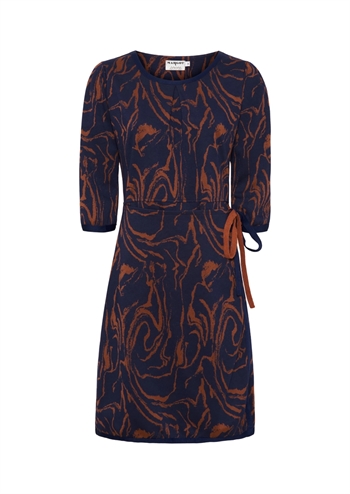 Mørkeblå kjole med brunt grafisk print med slå-om effekt fra MARGOT