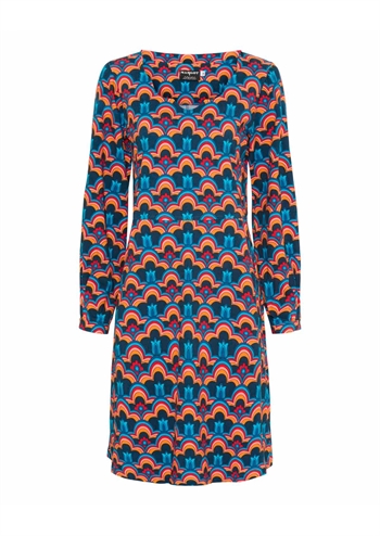 Smuk mørkeblå retro kjole med retro print, lommer og lille ståkrave med detaljer fra MARGOT