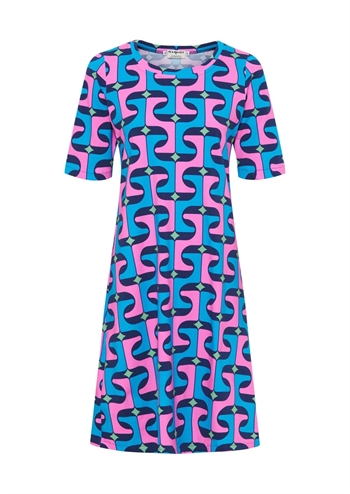 Skøn blå og pink retro kjole med grafisk print fra MARGOT