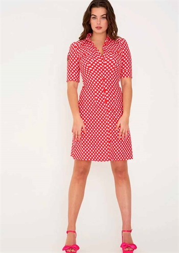 <h2>Rød prikket retro skjorte kjole med lommer foran fra Tante Betsy</h2>