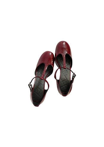 Vinrød sko med høj hæl fra Nordic ShoePeople